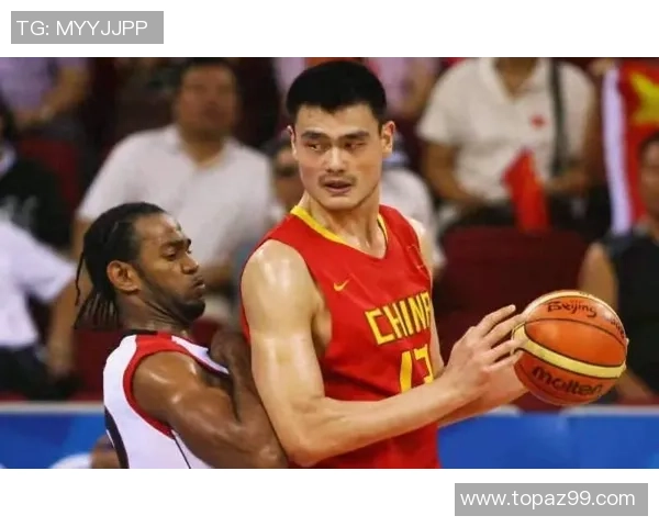 姚明带伤坚持比赛展现不屈精神引发球迷热议