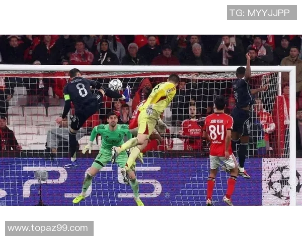 皇马在世界杯中以4-0战胜本菲卡补时进球引发全场狂欢战术解析