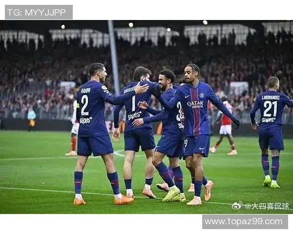 中超激战:里昂狂胜巴黎圣日耳曼6比2神扑瞬间引发全场欢呼 中超激战:里昂狂胜巴黎圣日耳曼6比2神扑瞬间引发全场欢呼